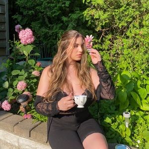 Meet your Posher, Adiel